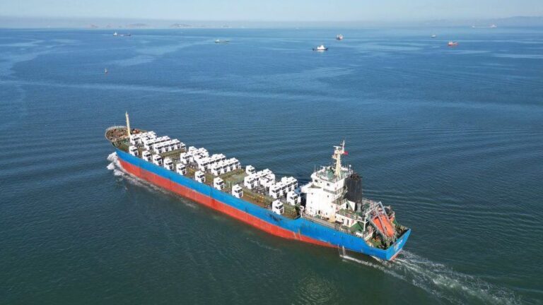 Shipping faces showdown over greenhouse gases